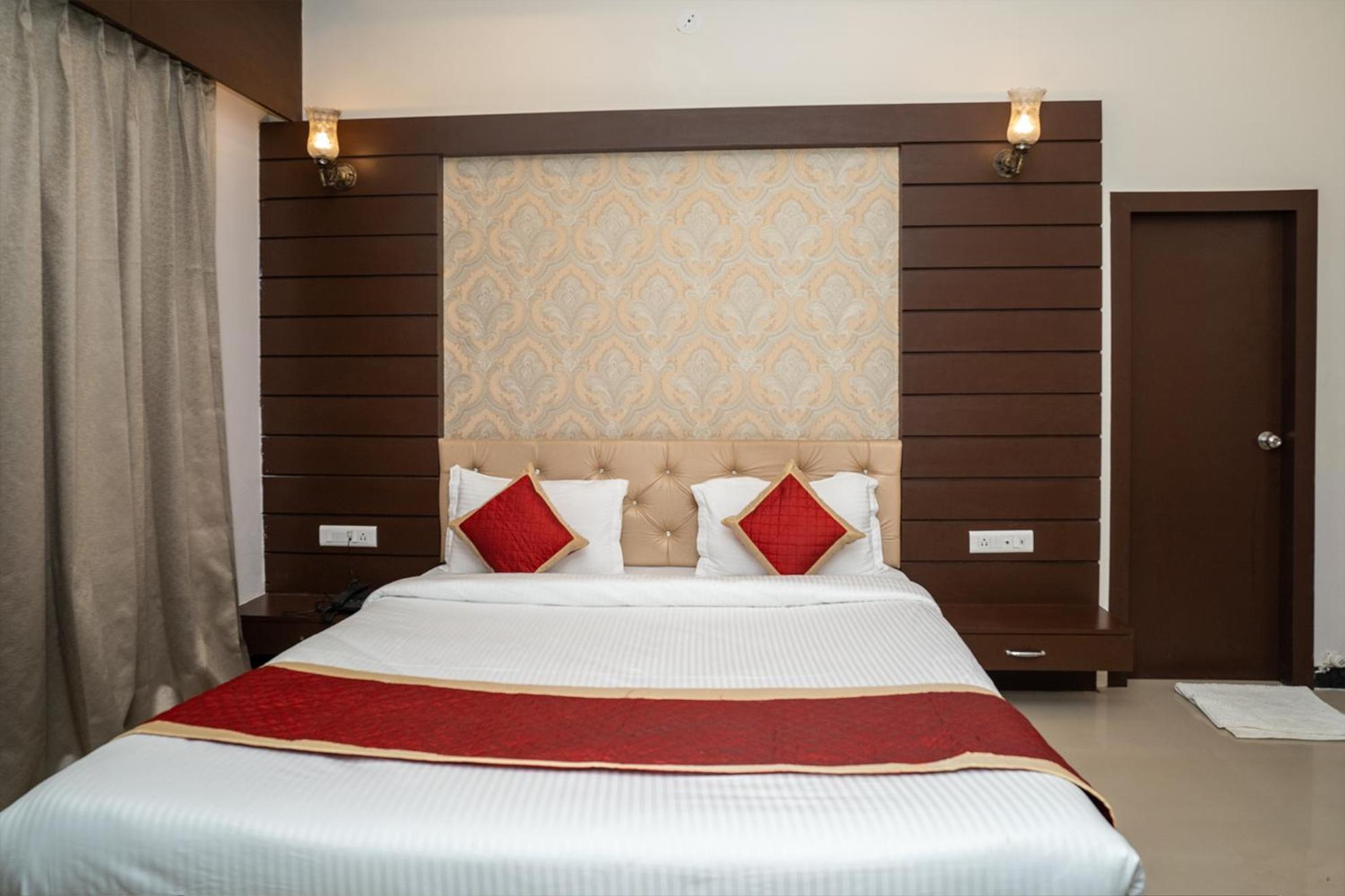 Tiger'S Trail Hotel & Food Court كمبالغره المظهر الخارجي الصورة